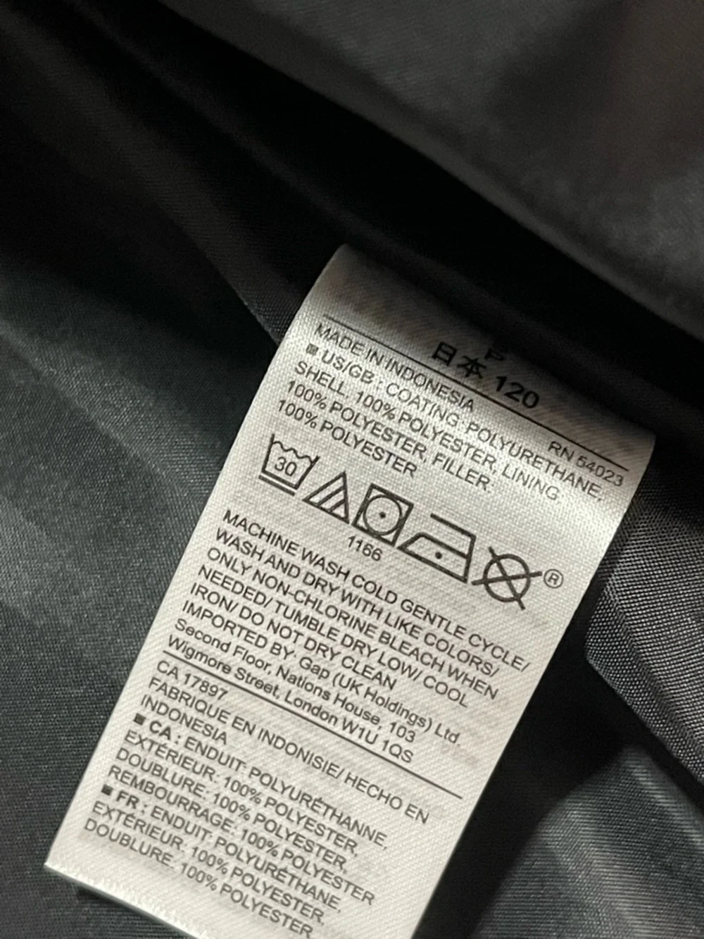 GAP Kids Gray and black puff vest size small‎